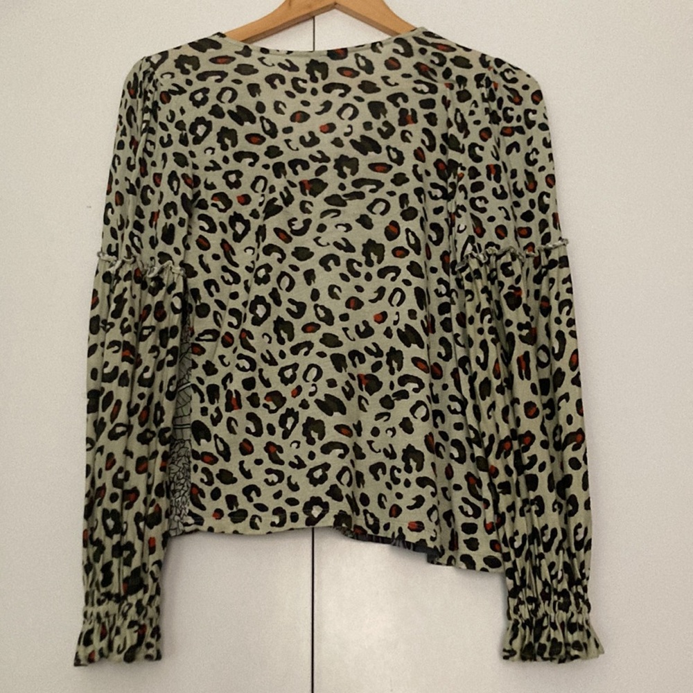 Anthropologie Blank London Sidbley Elephant Cheetah Print Long Sleeve V Neck Top - Picture 5 of 5